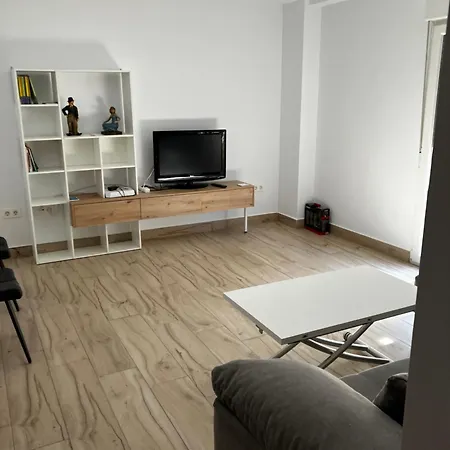 Apartamento En Camino De Ronda De Dos Y Salon דירה